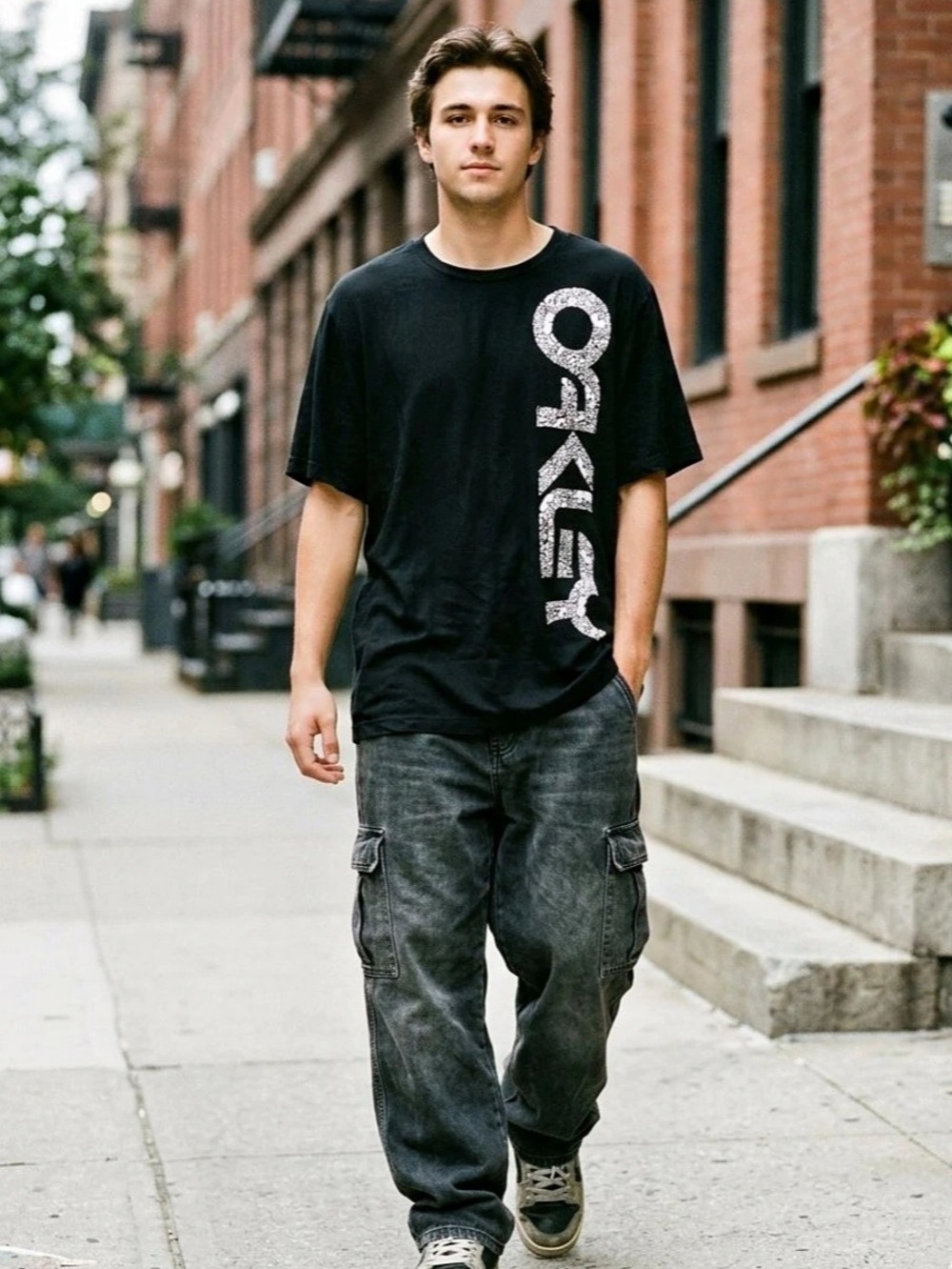 Oakley Spellout Doodle Graphic Tee Black Men's Size XL Regular Fit Vintage Y2K